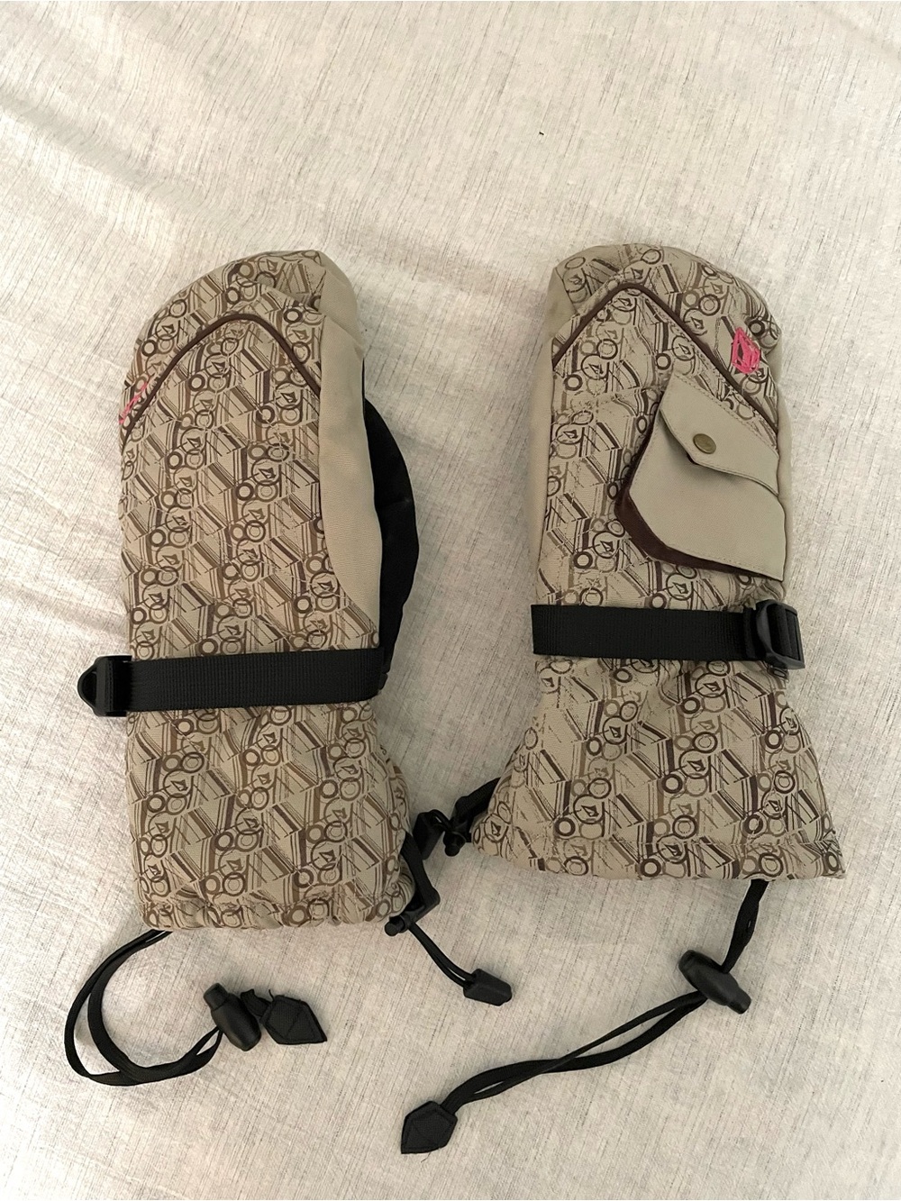 Volcom - Beige Geometric Patterned Snow Mittens - Size M